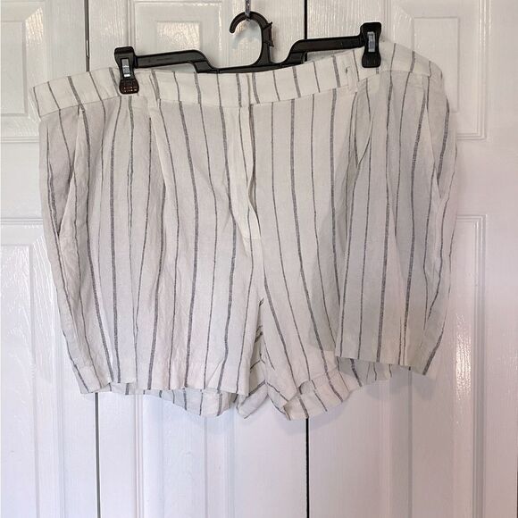 Old Navy - Women’s Taylor Extra High Rise Cream & Navy Shorts - 2X - Picture 1 of 5